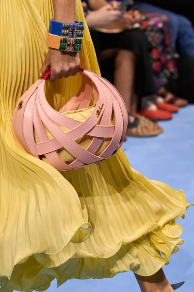 Look 52